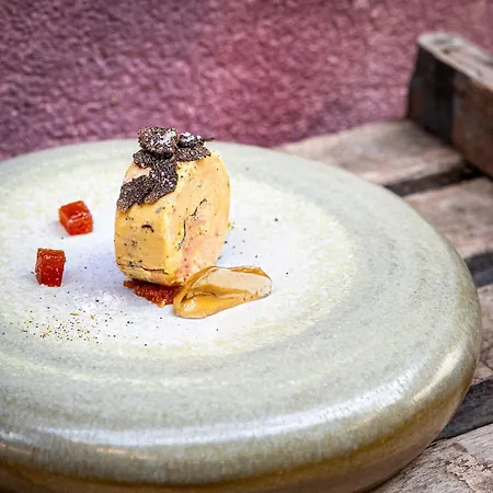 Village Castigno - Wine & 5*