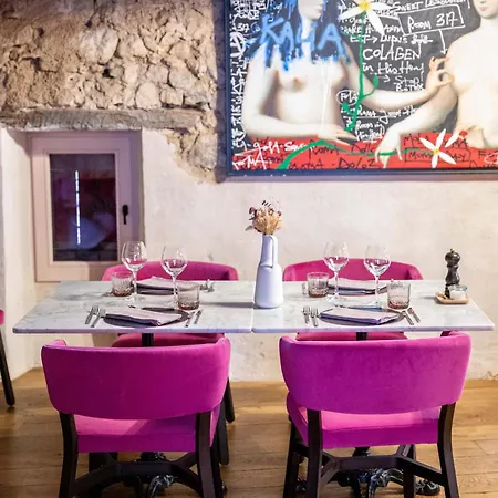 Village Castigno - Wine & 5* Assignan
