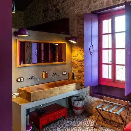 Village Castigno - Wine & 5* Assignan