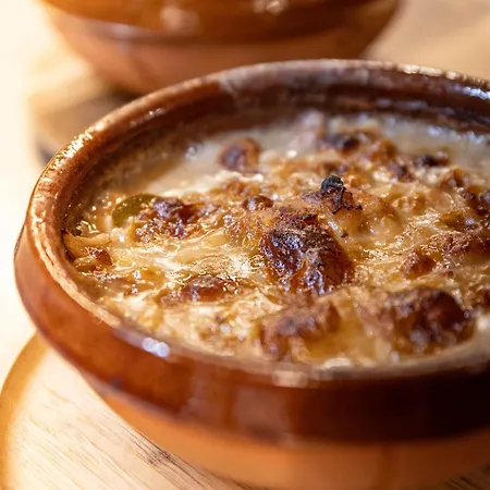 Village Castigno - Wine & Assignan