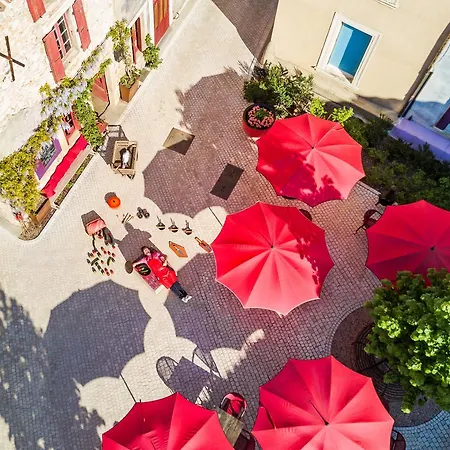 Village Castigno - Wine & Ξενοδοχείο 5*