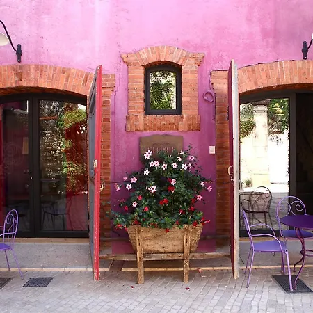 Village Castigno - Wine & Отель Assignan