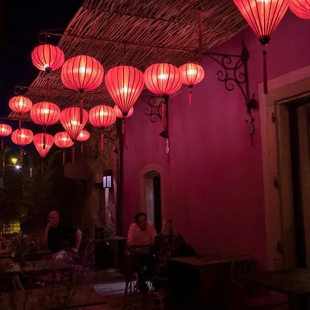 Village Castigno - Wine & 5* Assignan