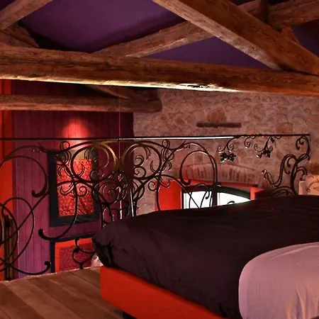 Village Castigno - Wine & 5* Assignan