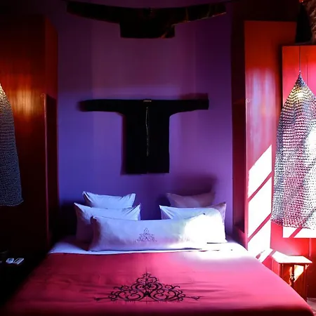 Village Castigno - Wine & 5*