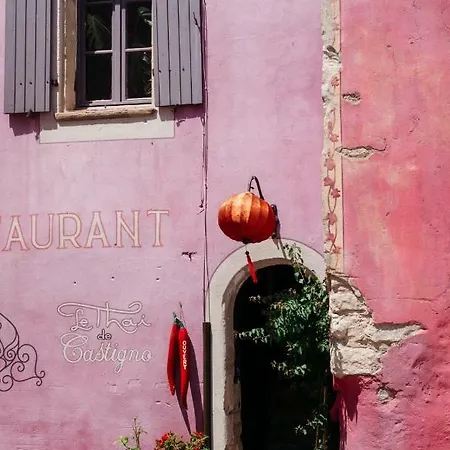 Village Castigno - Wine & Assignan
