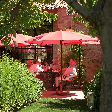 Village Castigno - Wine & 5* Assignan