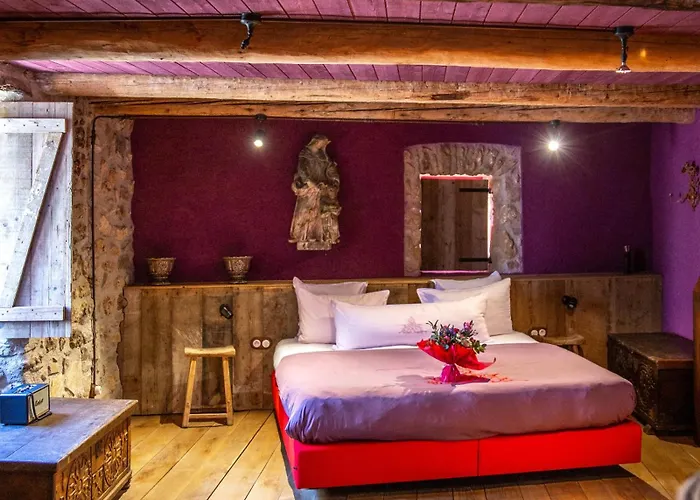 Village Castigno - Wine & Отель Assignan
