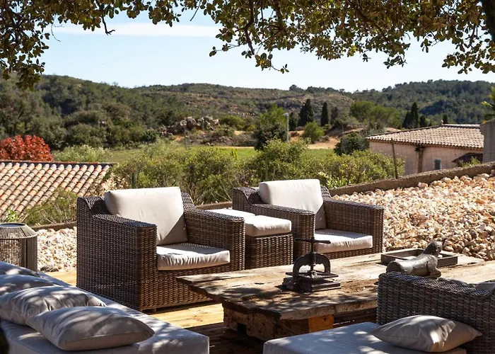 Village Castigno - Wine & 5* Assignan